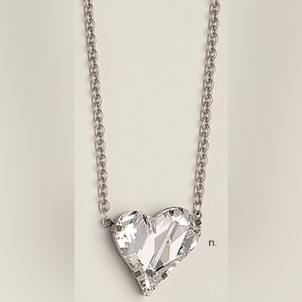 Sabika Iconic Influence Heart Necklace